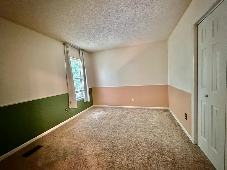 11809 Lansbury Ct — Photo 22