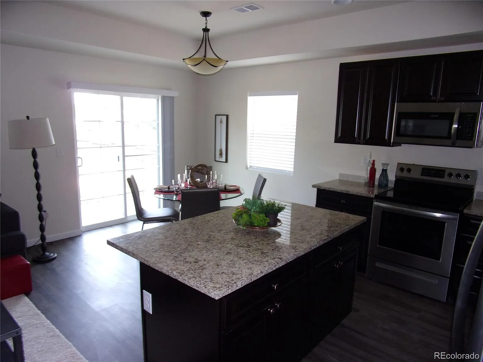 3 bed, 2.5 bath, 1369 sqft, $2,895 — Photo 3