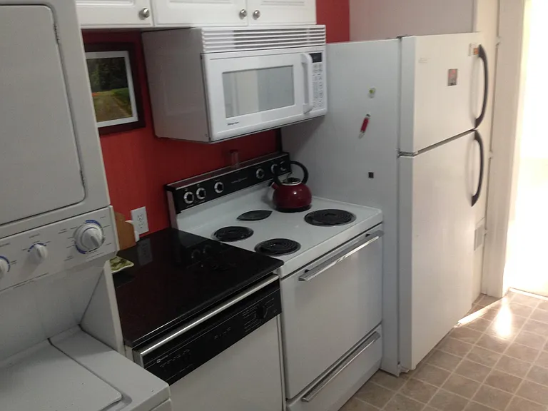 1214 Cherry St SE — Photo 2