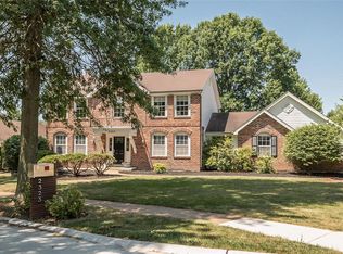 2323 Westpar Dr, Chesterfield, MO 63017