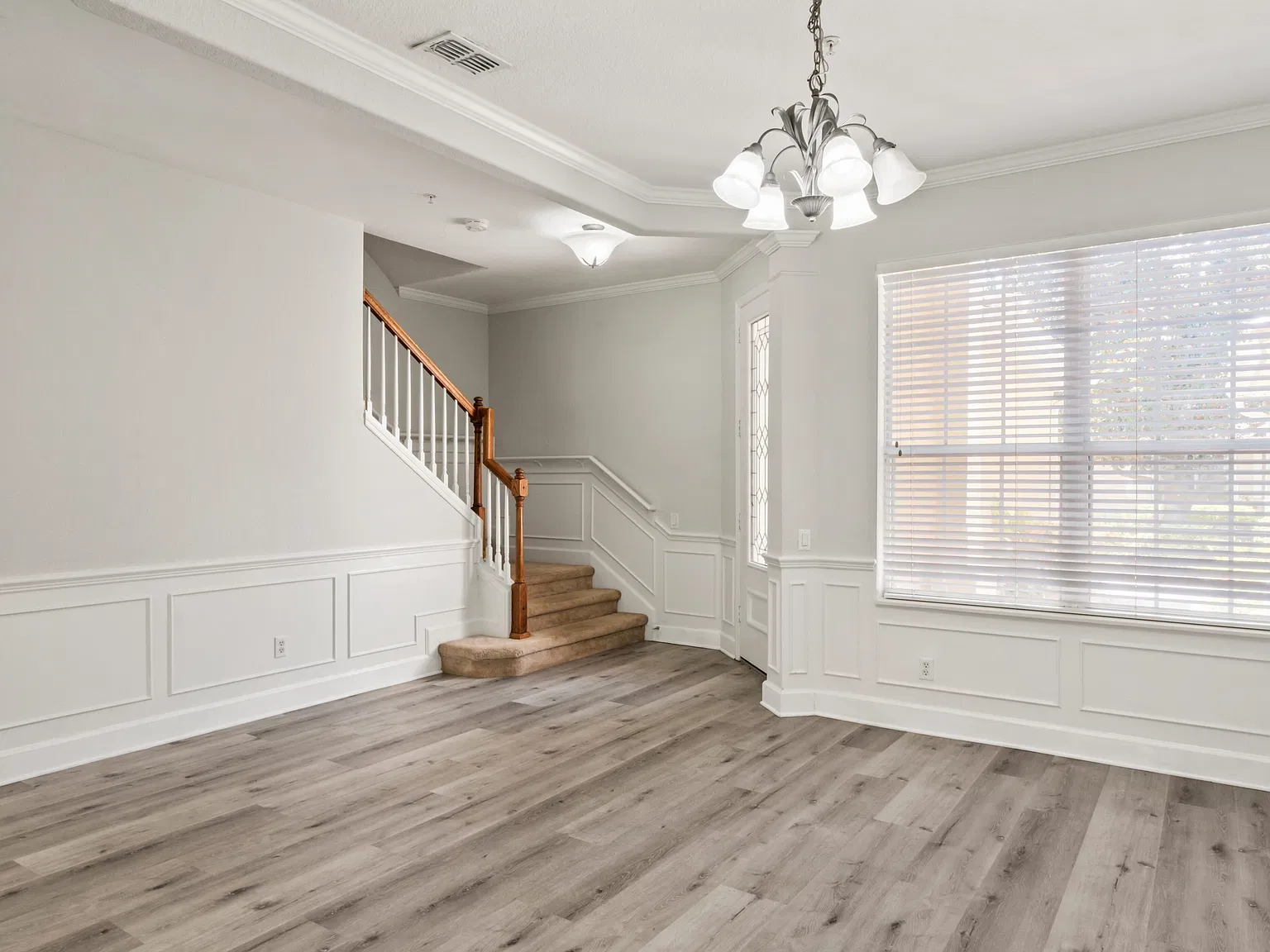 3 bed, 2.5 bath, 2010 sqft, $2,700 — Photo 4