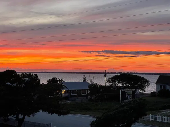 223 Hoffman Beach Rd, Salter Path, NC 28512