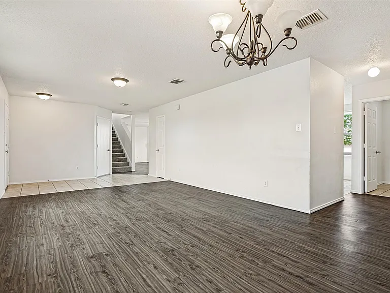 603 Cottondale Ln — Photo 3