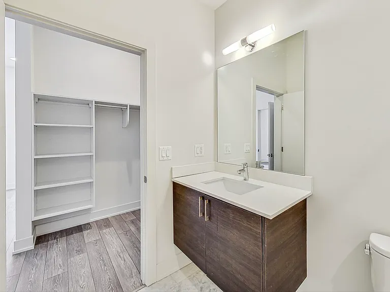 847 N Larrabee St #2F — Photo 10