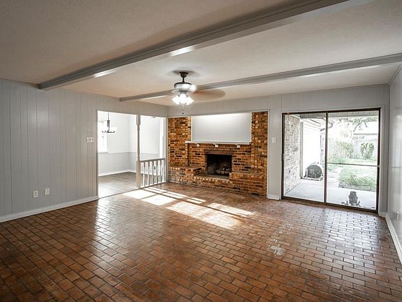 4th image of 916 Sandalwood Ave