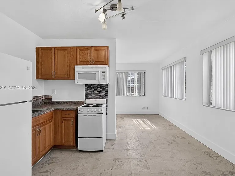 3205 NW 3rd St #3205 — Photo 3