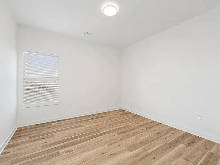 2295 E Spring Hill Ct — Photo 3