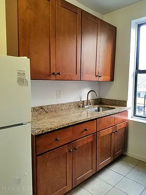 Rented by Hillel Realty Group | media 26