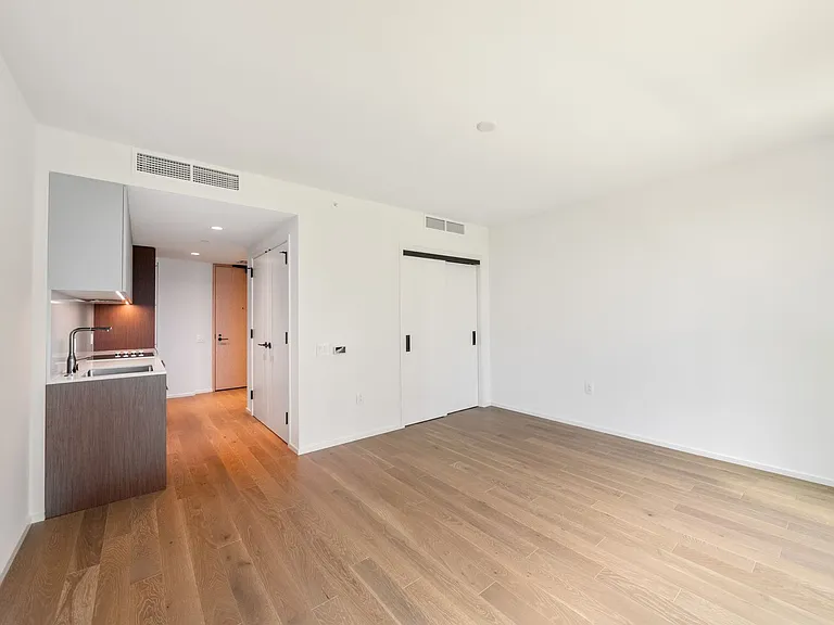 333 Ward Ave #420 — Photo 10