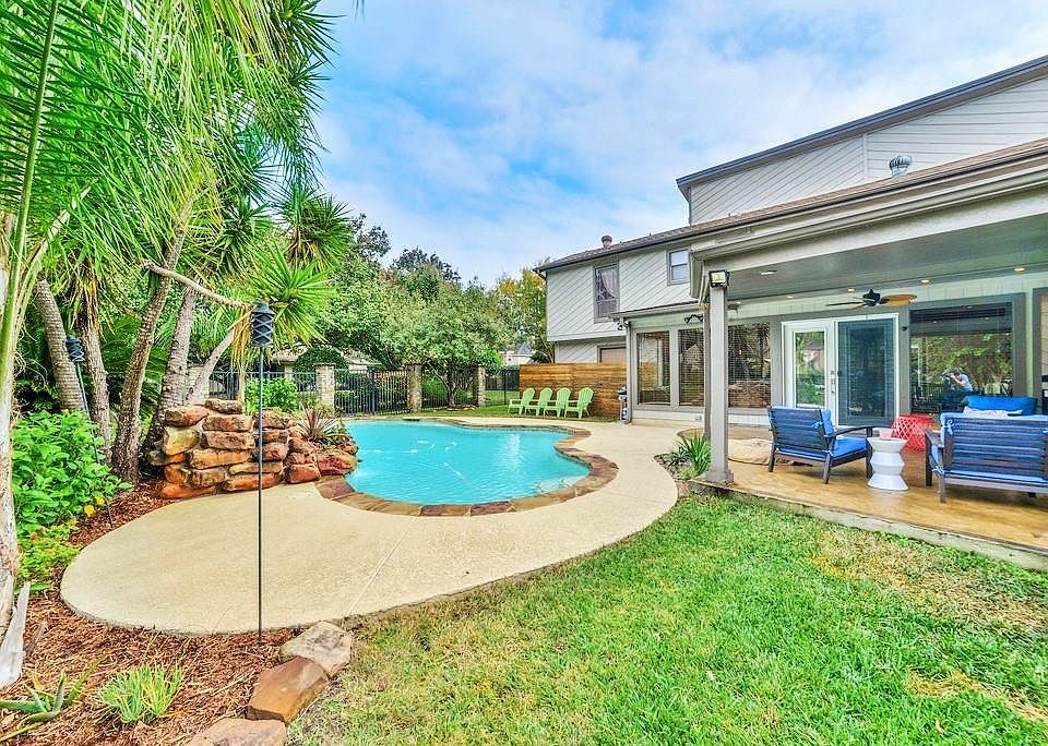 2nd image of 8207 Amber Cove Dr