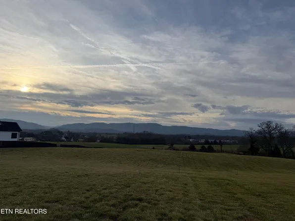 3126 Davis Ford Rd, Maryville, TN 37804