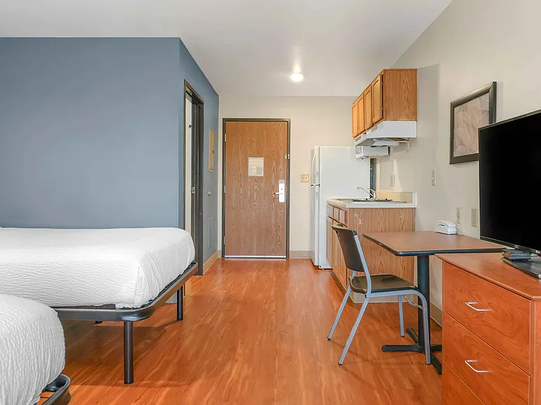 Studio Suite - 2 Full Beds