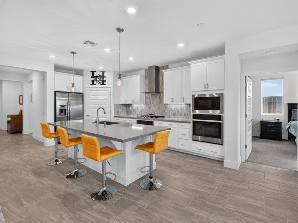 2073 Earthlight Ln, Roseville, CA 95747