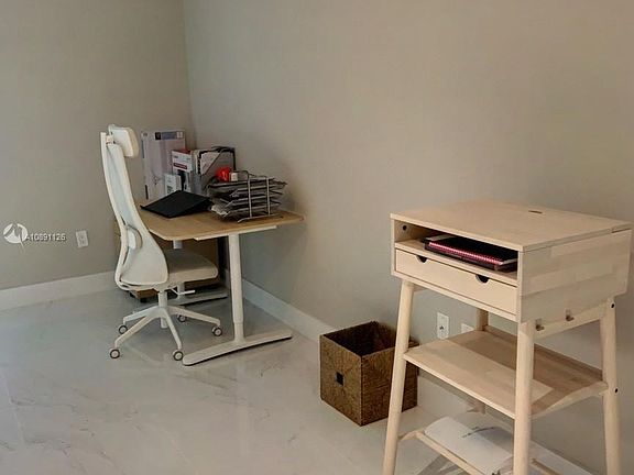 2nd image of 16385 Biscayne Blvd APT 2301