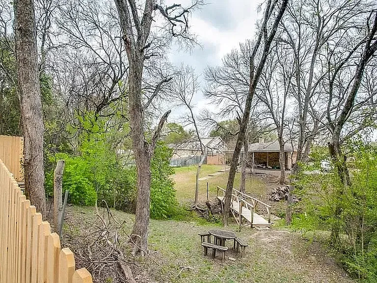 726 Cottonwood Cir — Photo 37