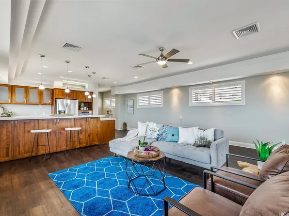 1011L Alewa Dr, Honolulu, HI 96817
