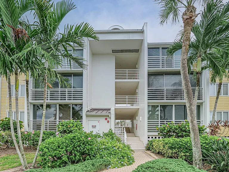 8444 Oceanside Dr #D12 — Photo 35