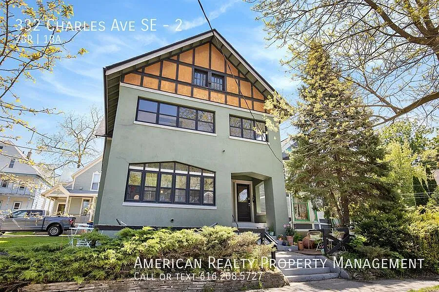 2 bed, 1100 sqft, $1,800 — Photo 1