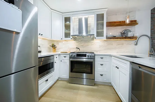 Rented by Safdie Realty Group | media 8