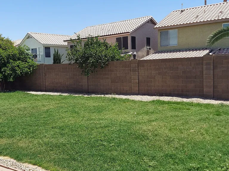 1561 E Erie St — Photo 19