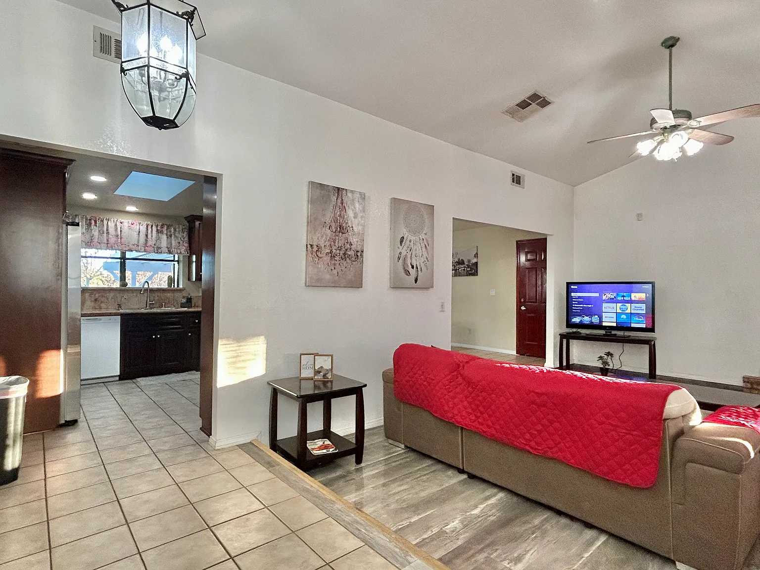4 bed, 2304 sqft, $4,100 — Photo 3