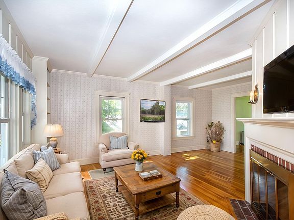 4th image of 10 Elmlawn Rd