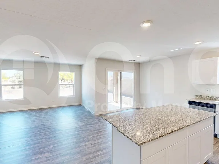 2064 E Velvet Pl — Photo 7