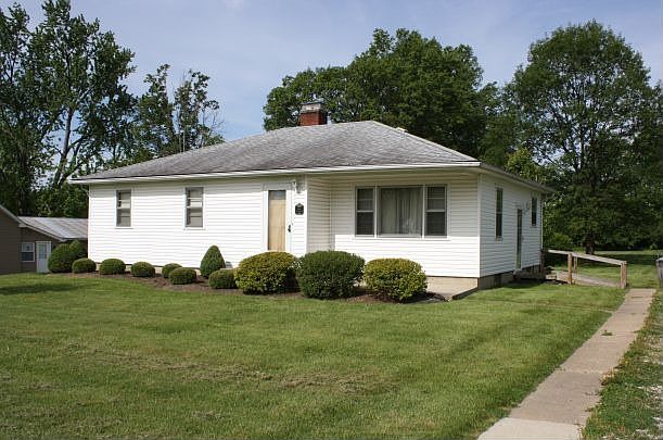 1st image of 817 Barr Dr