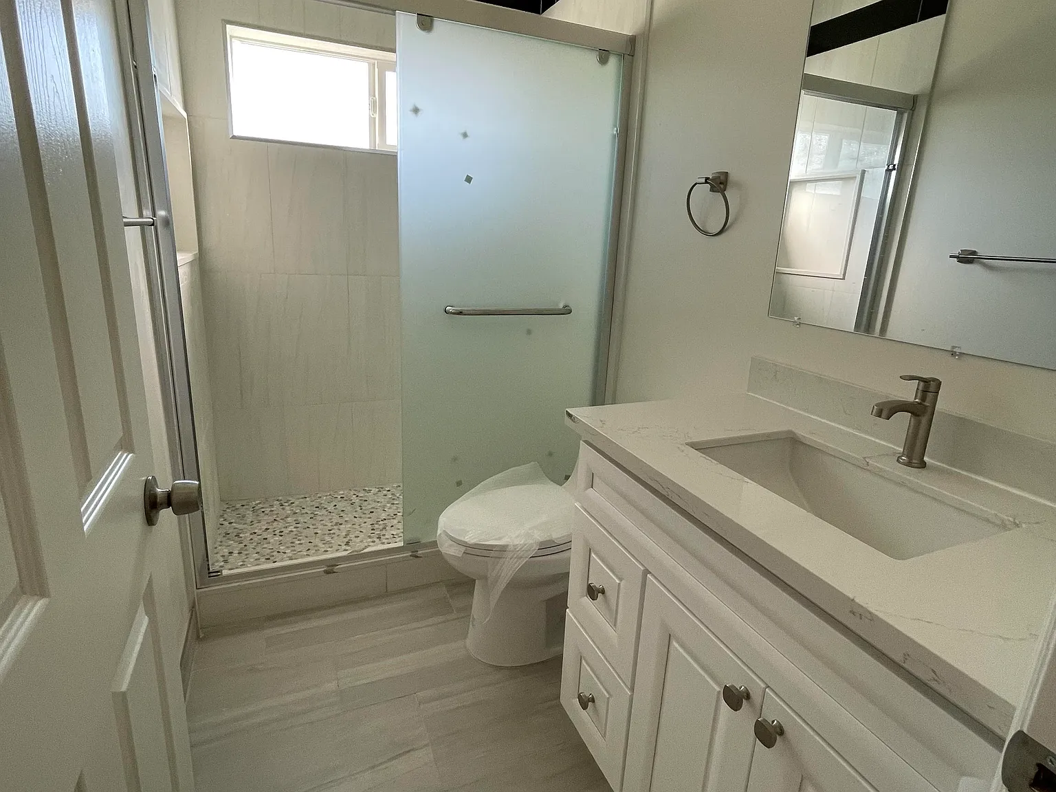 3 bed, 1200 sqft, $3,100 — Photo 3