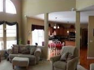9587 Shaker Ct, Olmsted Falls, OH 44138