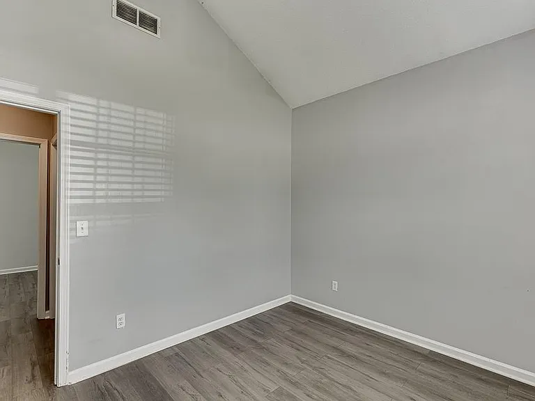 2464 Laurelfield Dr — Photo 5