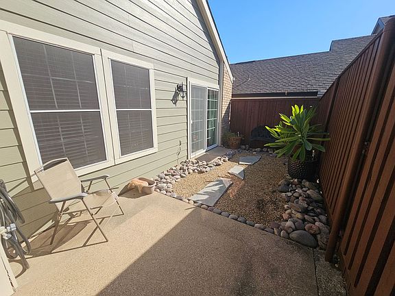 3rd image of 18163 Whispering Gables Ln
