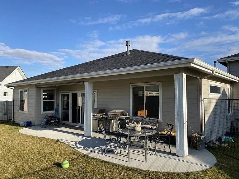 1385 Laramie Ave — Photo 16