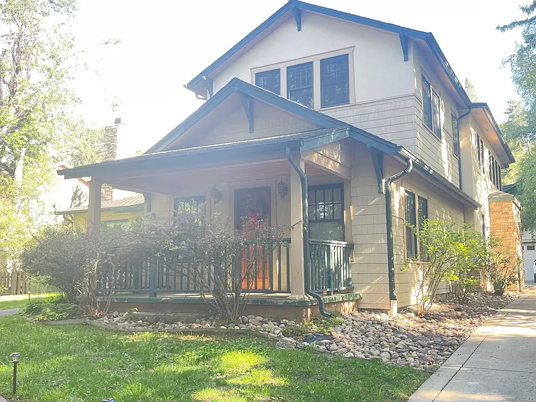 560 University Ave — Photo 48