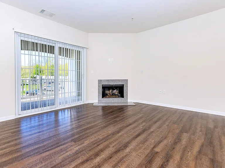 Knoll Crest Apartments — Photo 22