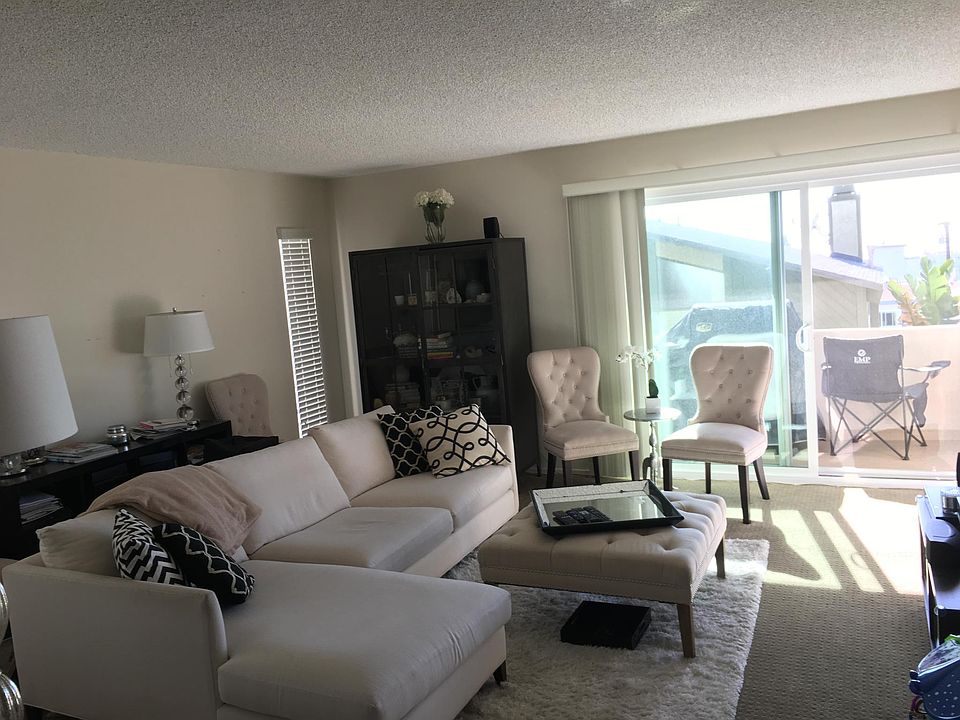 2nd image of 411 Monterey Blvd APT D