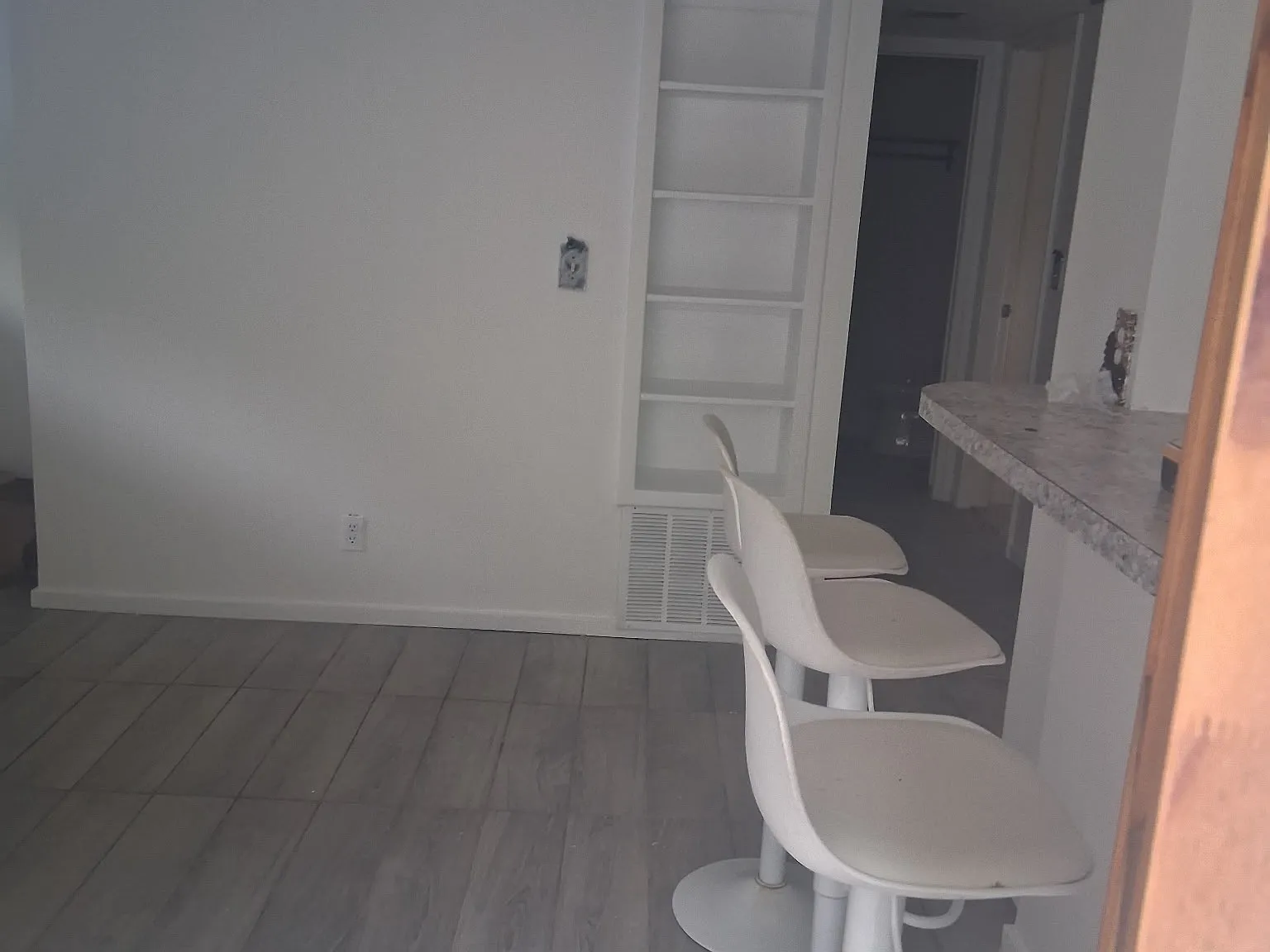 2 bed, 900 sqft, $1,750 — Photo 2