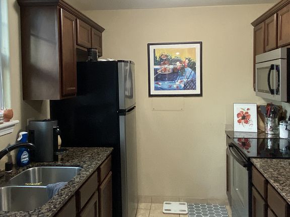 2nd image of 2608 Valentine Ln