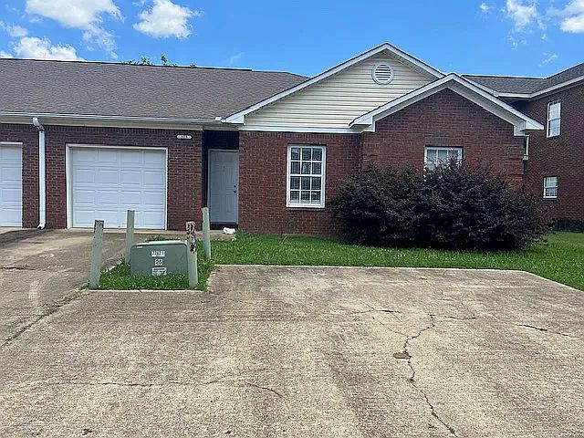 1st image of 339 Kirkcauldy Dr #2