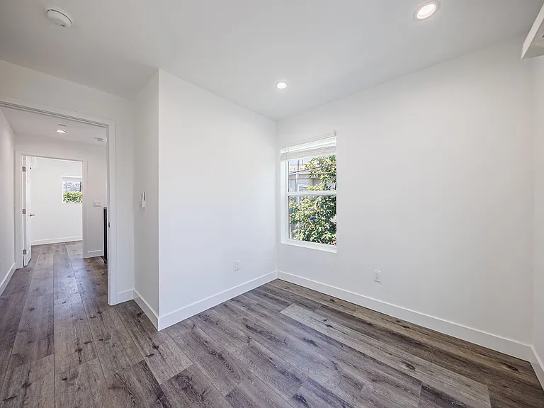 3015 Alsace Ave — Photo 47