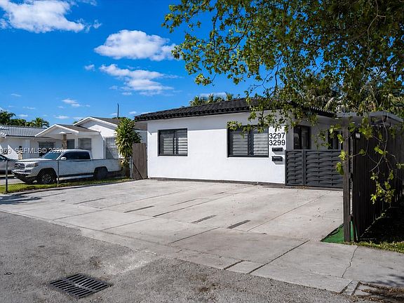 3rd image of 3297 SW 26th St