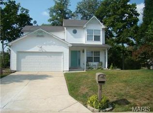 2101 York Ln, Fenton, MO 63026