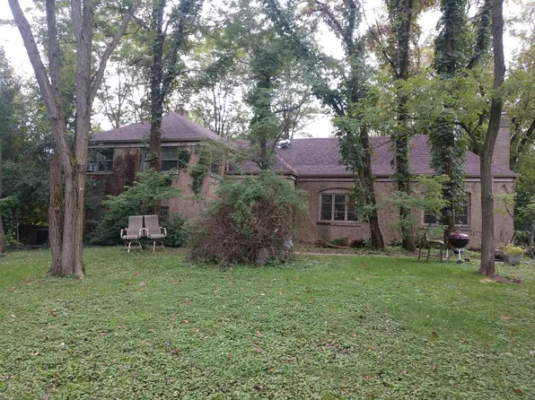 1851 Cooper Ln, Highland Park, IL 60035