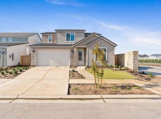 2272 N Duke Ave, Clovis, CA 93619