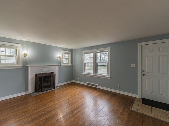 3rd image of 714 W Atlantic Ave