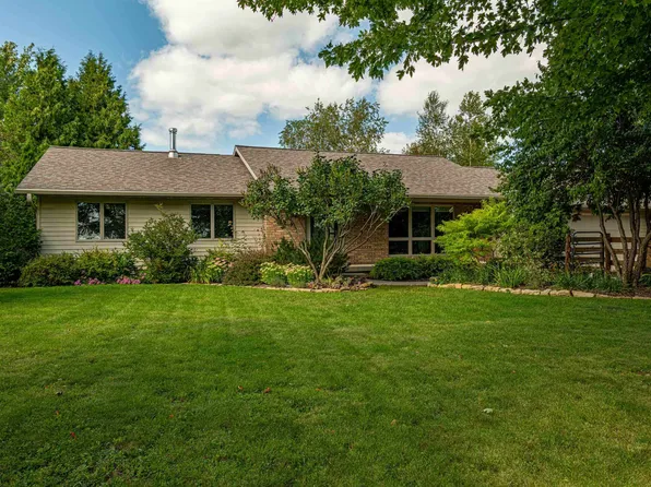 8955 County Rd N, South Wayne, WI 53587