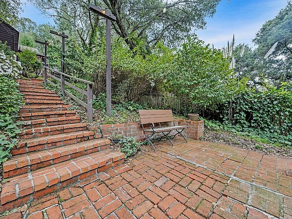 5th image of 6110 Thornhill Drive