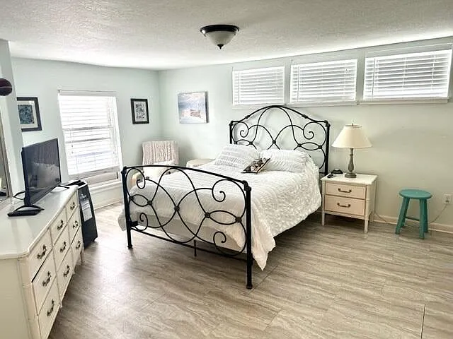 1 bed, 1.0 bath, 1000 sqft, $1,700 — Photo 4