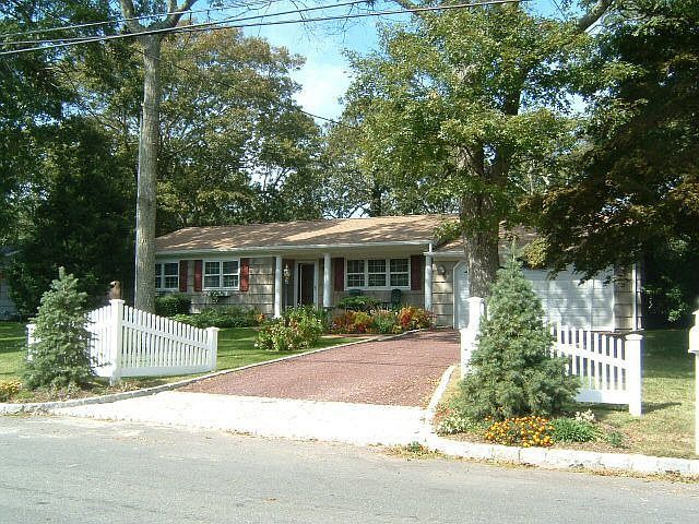 Pine Neck Landing