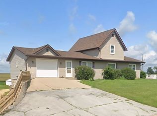 2302 260th Ave, De Witt, IA 52742